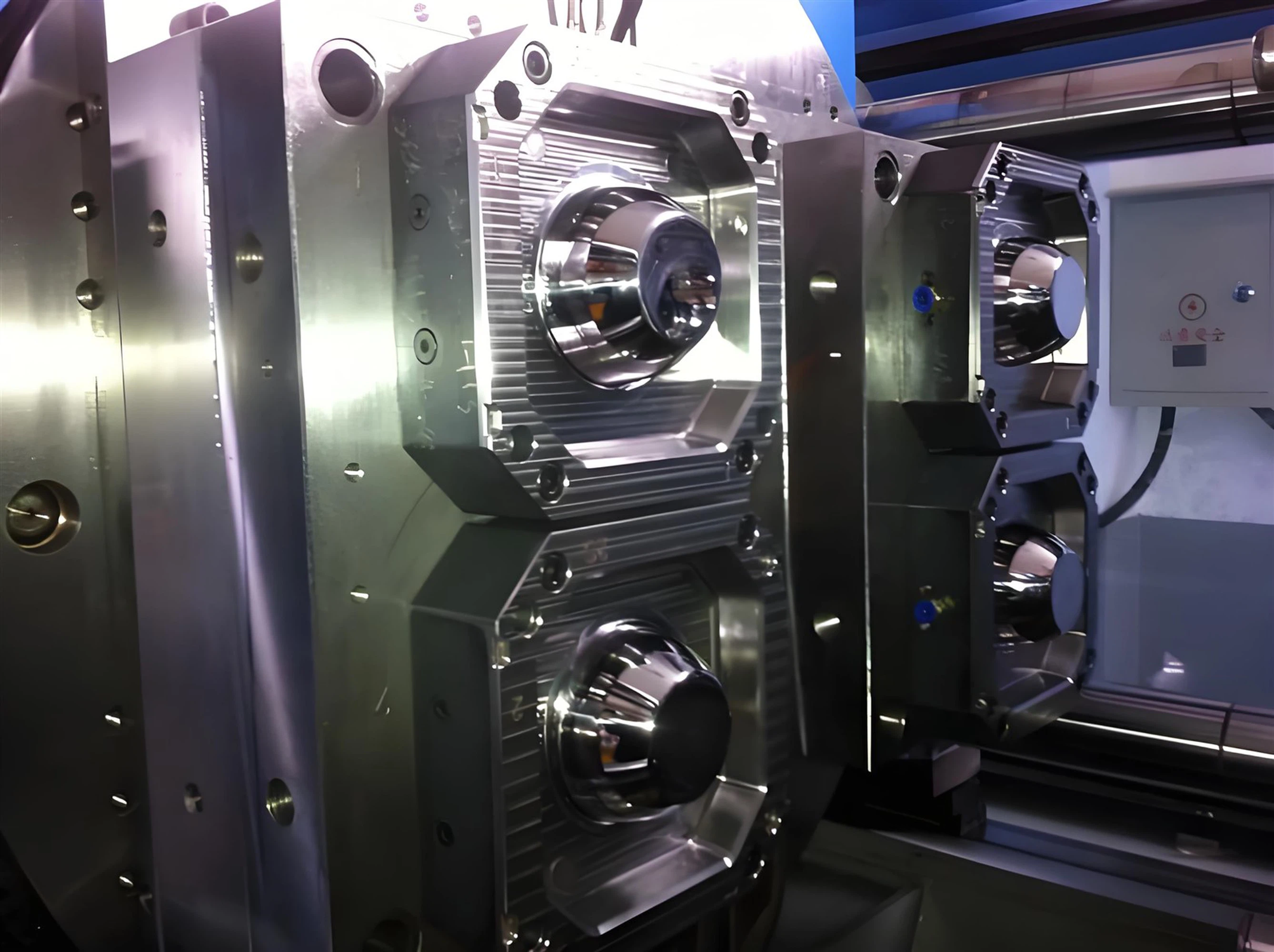 Two-Shots Mold Two-Shots Mold